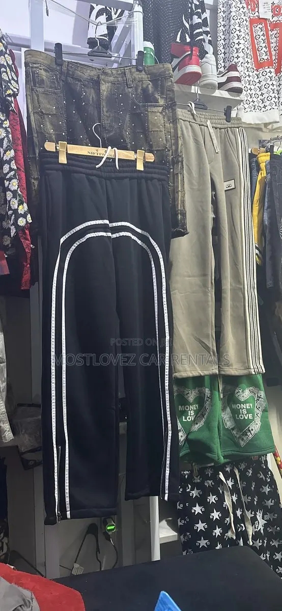 Men-Simple Down for Sale in Labadi · Photo 1