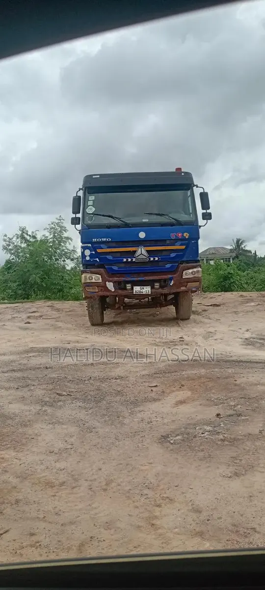 Sinotruk Howo 2013 Blue · Photo 1