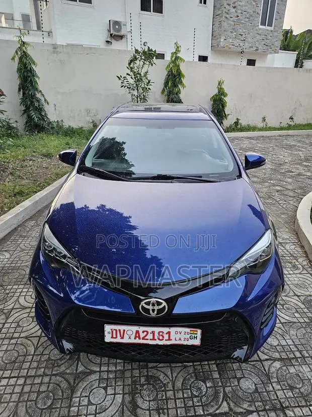 Toyota Corolla 2015 Blue · Photo 1