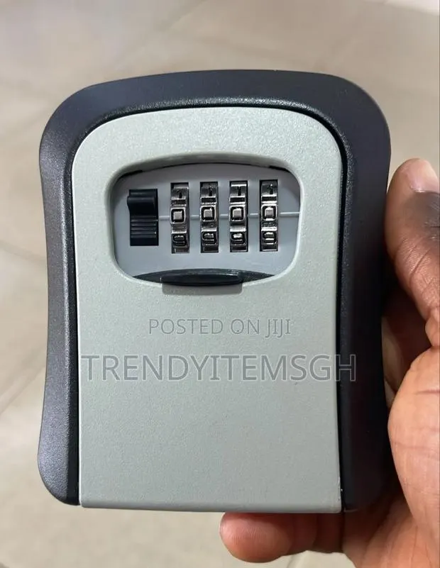 4-digit Combination Lock Box Key Storage Lock · Photo 1