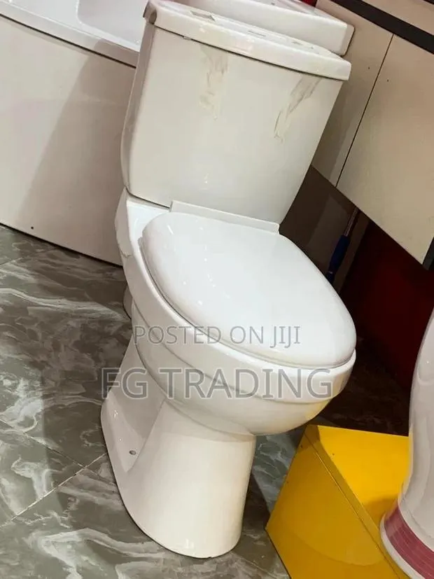 Complete Water Closet + Basin - Toilet Seat - Bathroom Sink · Photo 1