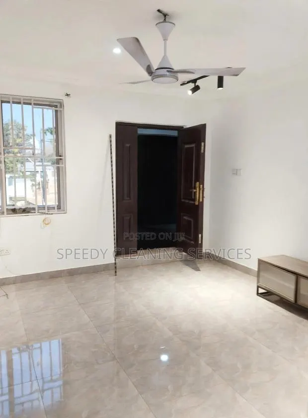 Executive Chamber and Hall · Photo 1