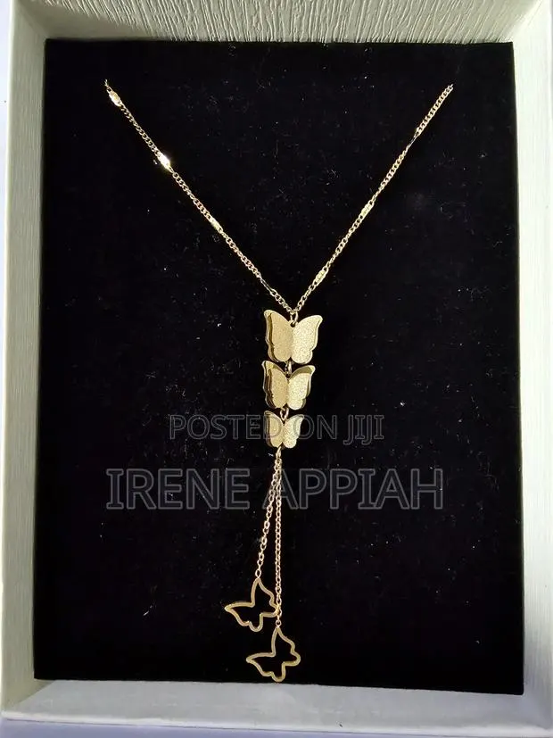 Flattering Ladies Necklaces · Photo 1