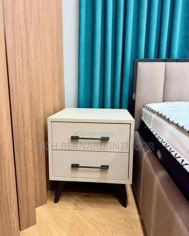 Bedside Cabinet · Photo 1