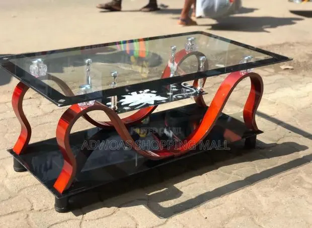 Glass Center Table · Photo 1