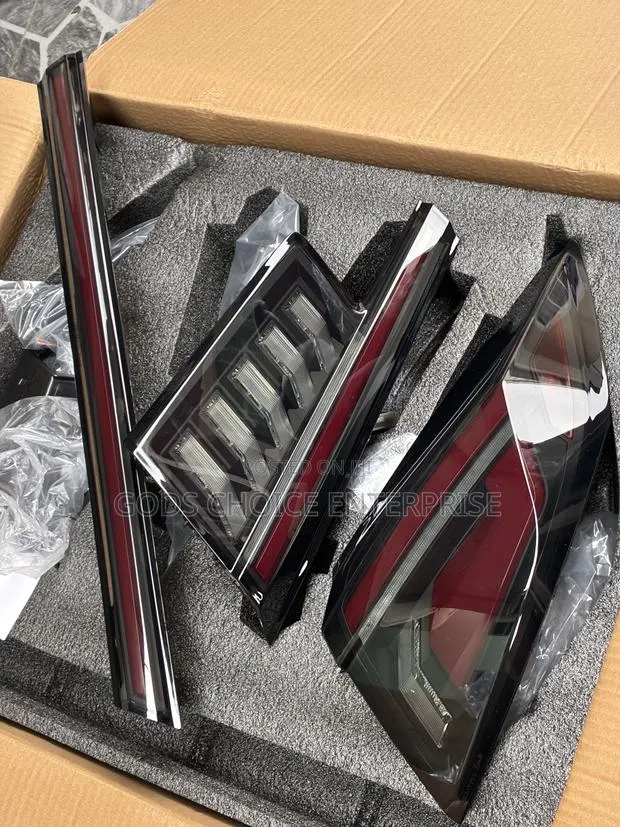 Complete Taillight and Boot Light Civic 2022-2023 Hatchback · Photo 1