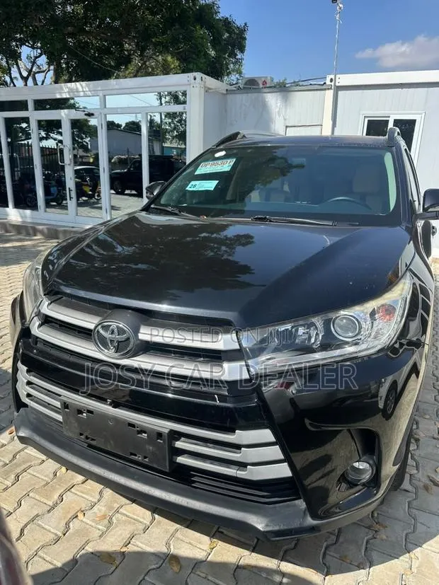 Toyota Highlander XLE FWD 2020 Black · Photo 1