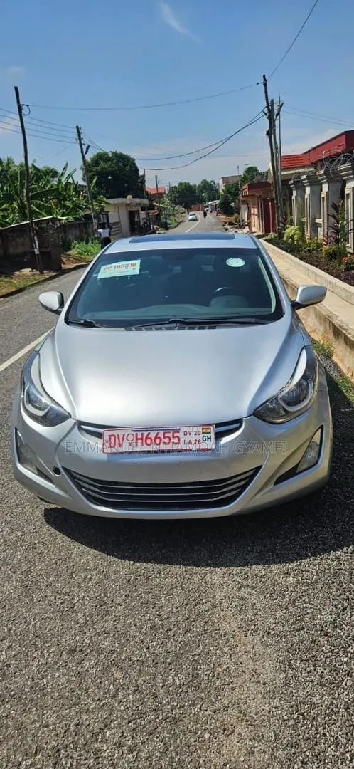 Hyundai Elantra Limited 4dr Sedan (1.8L 4cyl 6A) 2015 Silver · Photo 1
