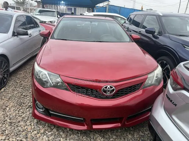 Toyota Camry SE Sport 4dr Sedan w/Prod. End 11/13 (2.5L 4cyl 6A) 2014 · Photo 1