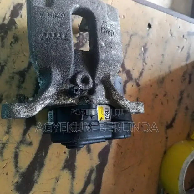 HRV 2017 Back Caliper Pair · Photo 1