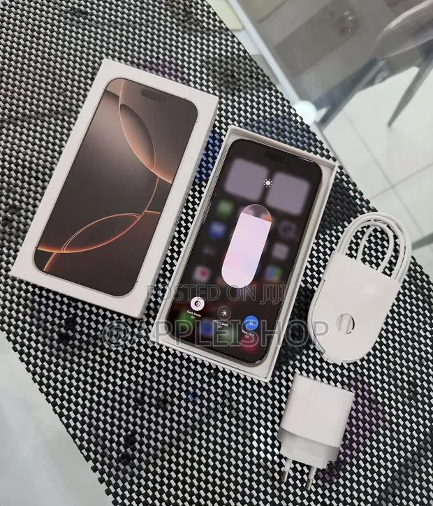 Apple iPhone 16 Pro Max 512 GB Gold · Photo 2