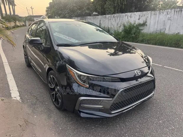 Toyota Corolla LE 2022 Black · Photo 1