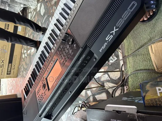 Yamaha Psr-sx920 Keyboard · Photo 1