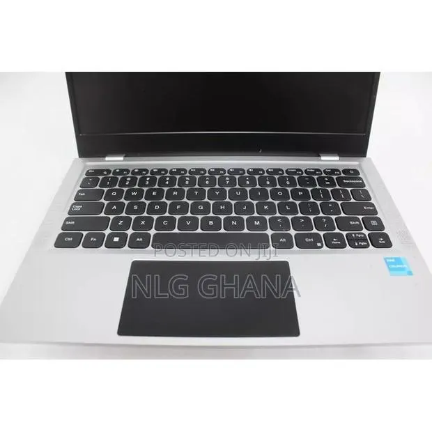New Laptop Gateway NV79C 4GB Intel SSD 128GB · Photo 1