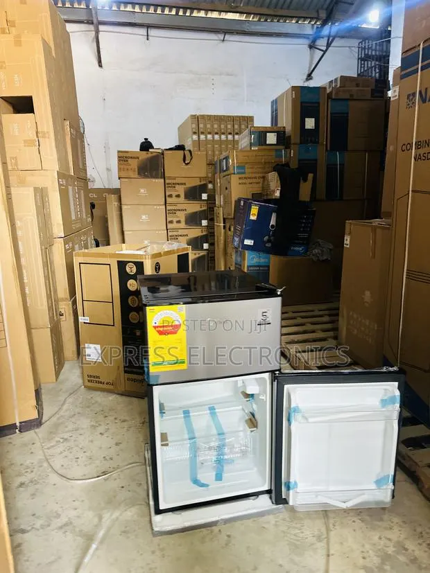 Long Lasting Effects Double Door Table Top Midea Fridge 87l · Photo 1