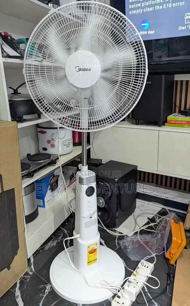High Durable 18" Media Rechargeable Fan · Photo 1