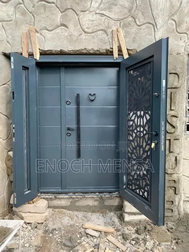 Waterproof Door-in-Door · Photo 1
