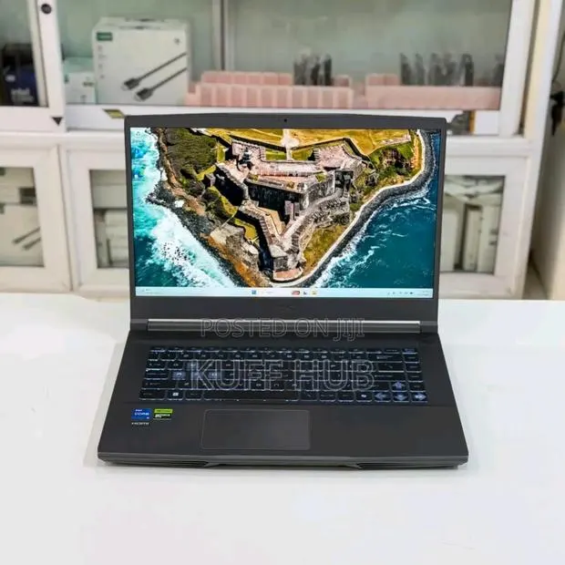 New Laptop MSI Katana 15 16GB Intel Core i7 SSD 512GB · Photo 1