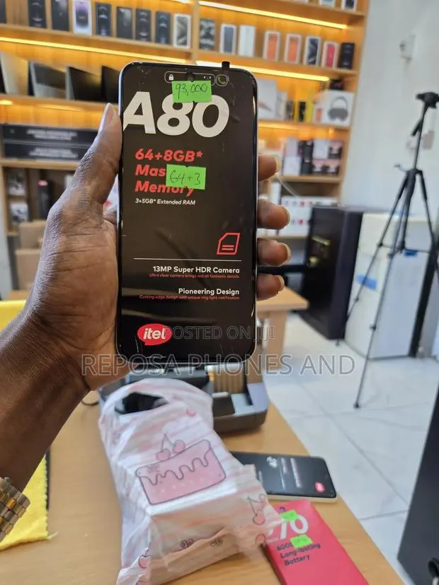 New Itel A80 64 GB White · Photo 1