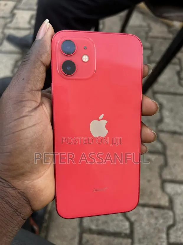 Apple iPhone 12 64 GB Red · Photo 1