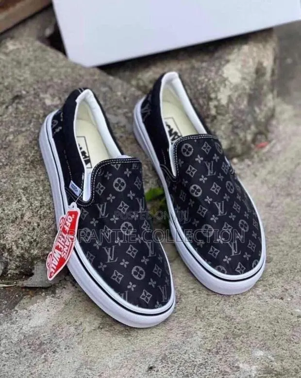 Vans Premium Easy Wear Sneaker · Photo 1