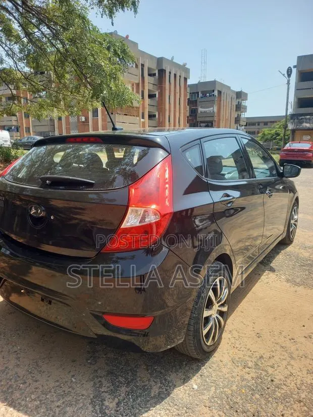 Hyundai Accent 2016 Black · Photo 1
