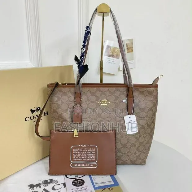 2 in 1 Coach Tote Bag · Photo 1