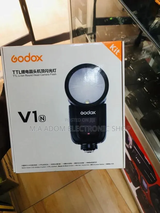 Godox V1n:Must-Have Round Head Flash for Nikon Photographers · Photo 1