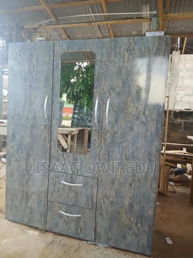 3 in 1 Wardrobe · Photo 1