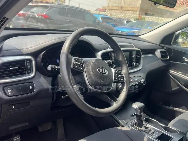 Kia Sorento 2.4L LX AWD 2019 Gray