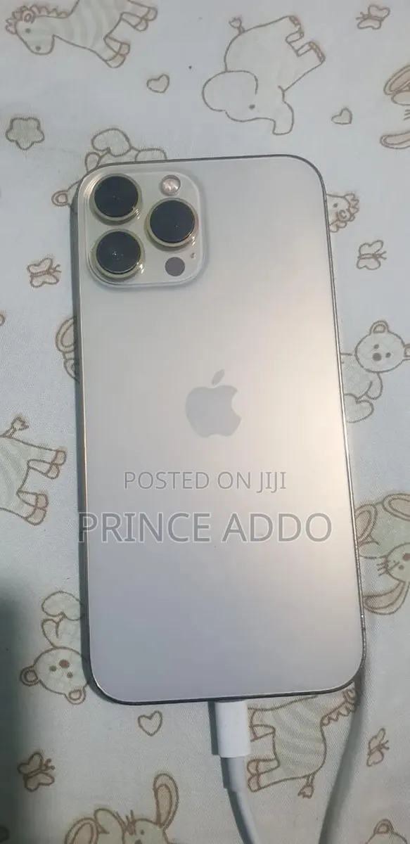 Apple iPhone 13 Pro Max 128 GB Gold · Photo 1