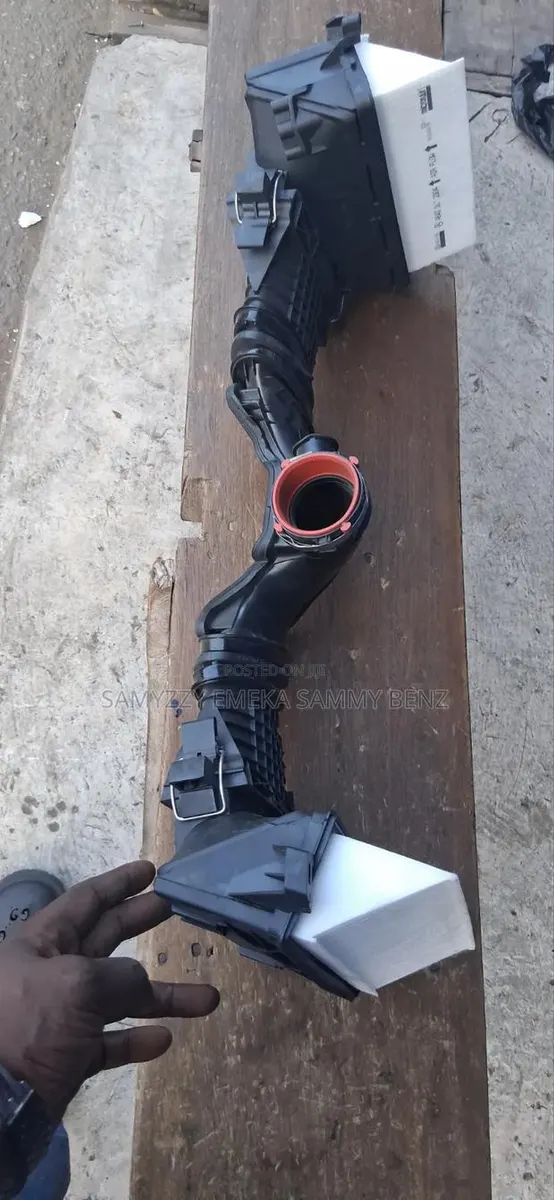 Engine Air Intake Pipe Fits Mercedes-Benz GLC-CLASS · Photo 1