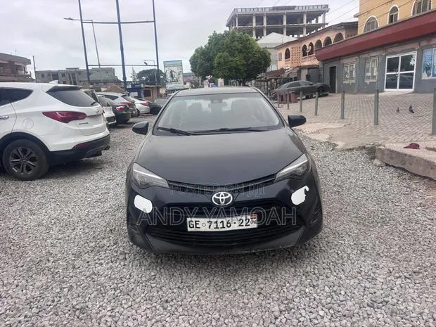 Toyota Corolla 2017 Black · Photo 1