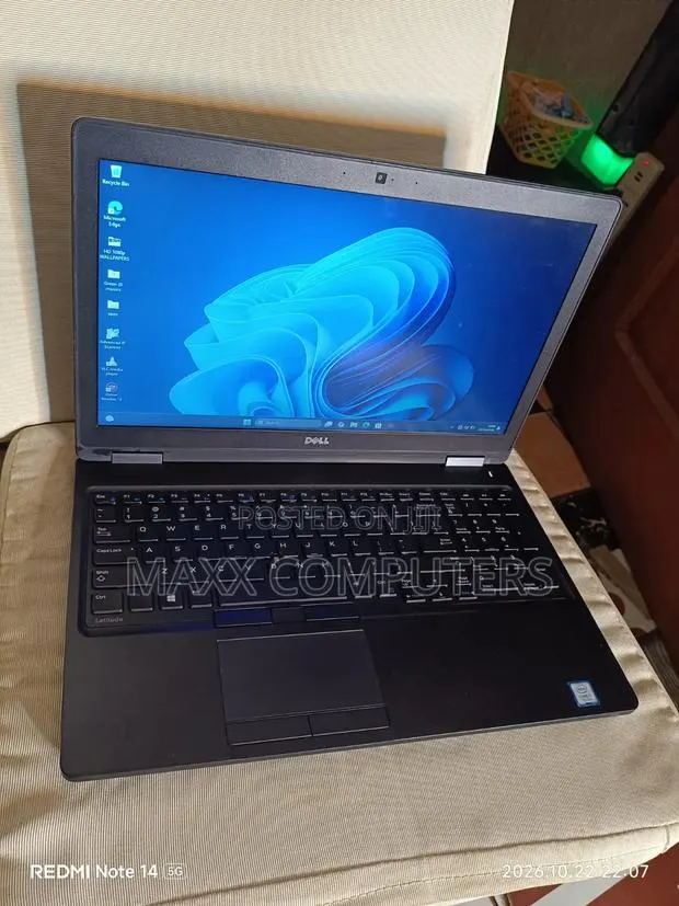 Laptop Dell Latitude 5590 8GB Intel Core i7 HDD+SSD 500GB · Photo 1
