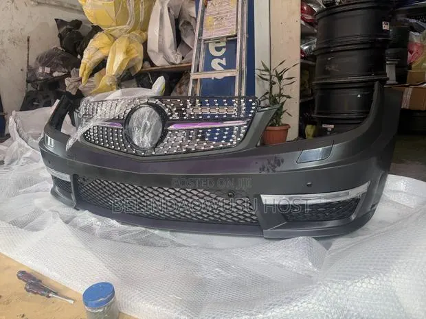 C 250 AMG Front Bumper · Photo 1
