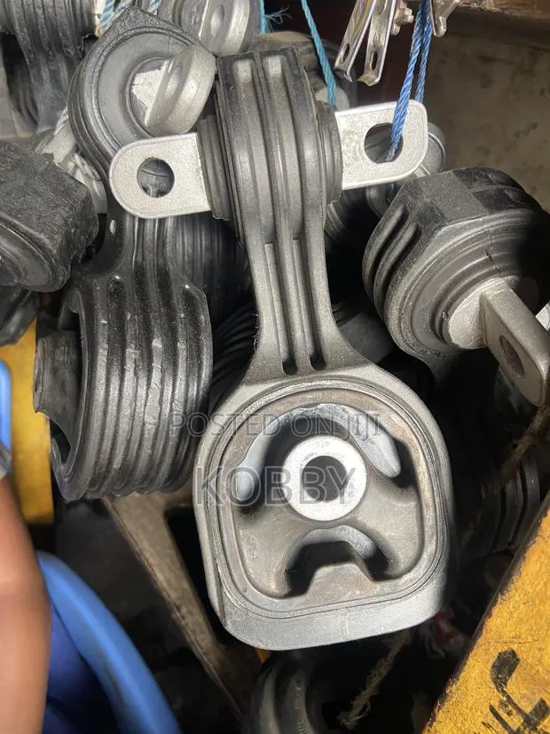 Honda CR-V 2017-2018,2019,2020 Engine Mount / Engine Seat · Photo 1