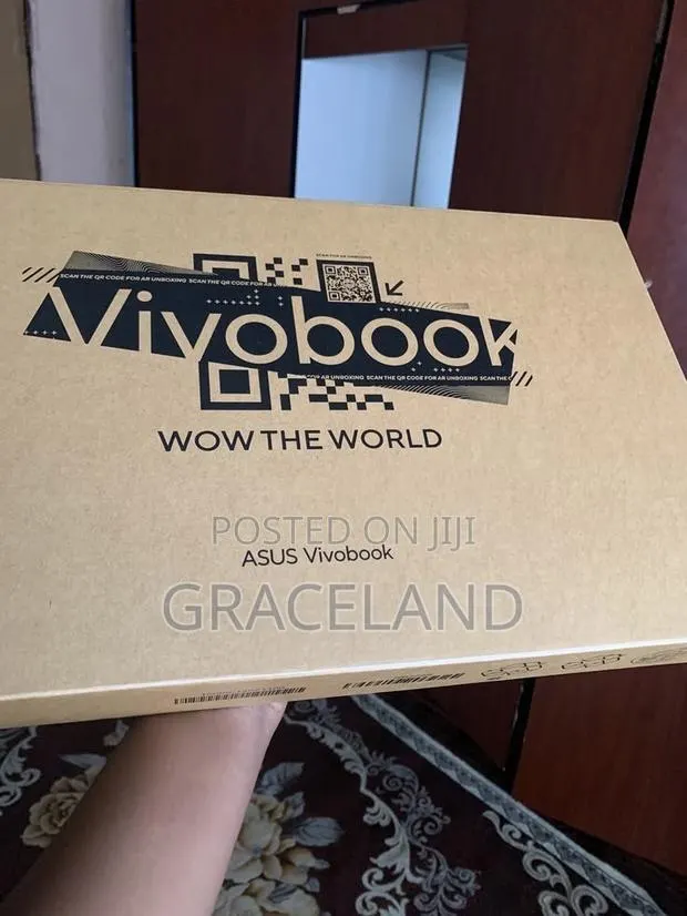 New Laptop Asus Vivobook 17 32GB Intel Core Ultra 9 SSD 1T · Photo 1
