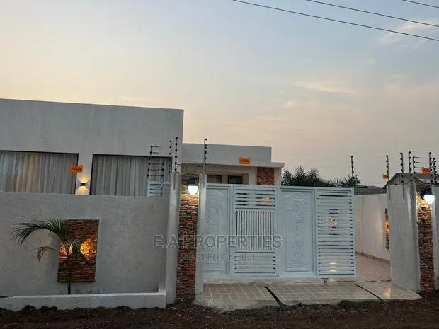 3bdrm House in E a Properties, Lake Side Estate for Sale · Photo 1