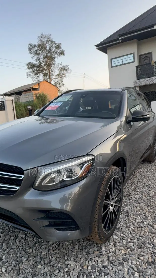 Mercedes-Benz GLC-Class 2019 Gray · Photo 1