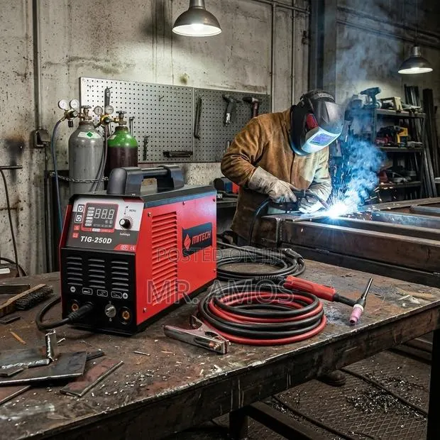 250D IGBT TIG Inverter Welding Machine 220 Volts · Photo 1