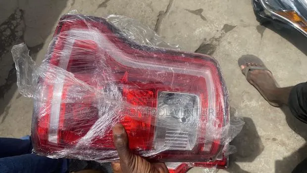 Ford F-150 2016 Tail Light Normal · Photo 1