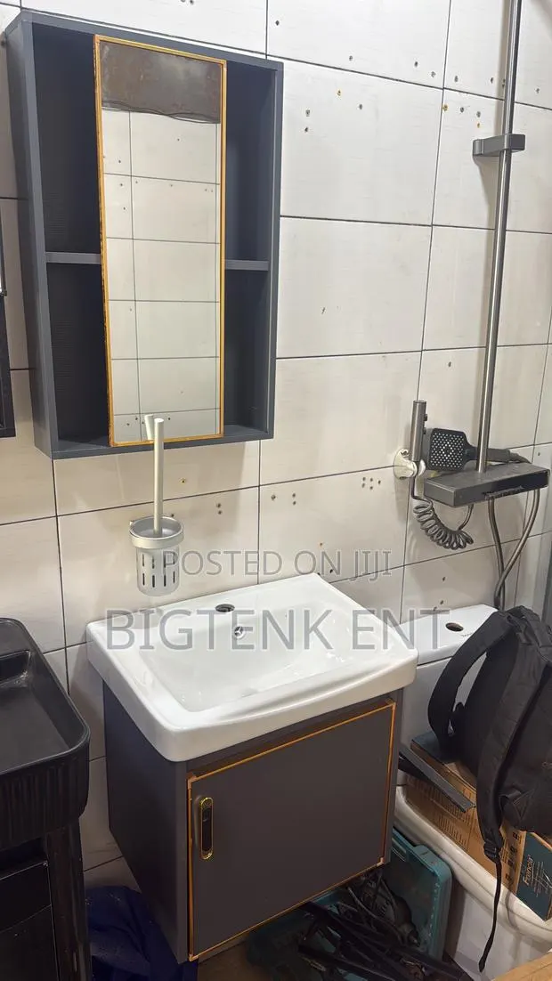 Cabinet Basin · Photo 1