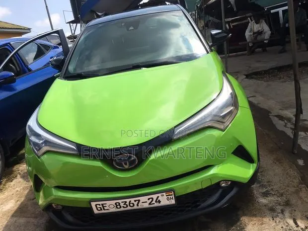 Toyota C-HR 2019 Green · Photo 1