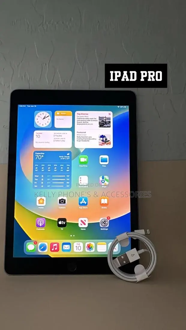 Apple iPad 9.7 64 GB Black · Photo 1