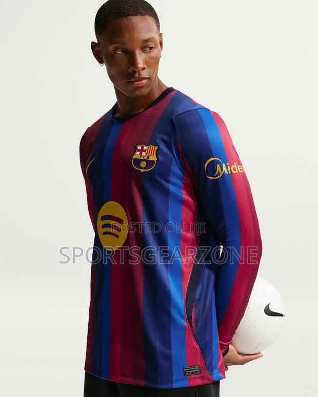Barcelona Home Kit Both Long Sleeves and Short Sleeves · Photo 1