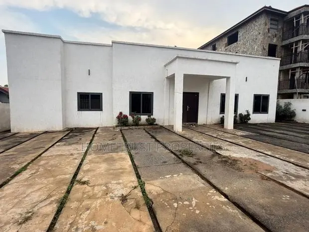 3bdrm Duplex in Oyarifa Ghana Flag for sale · Photo 1