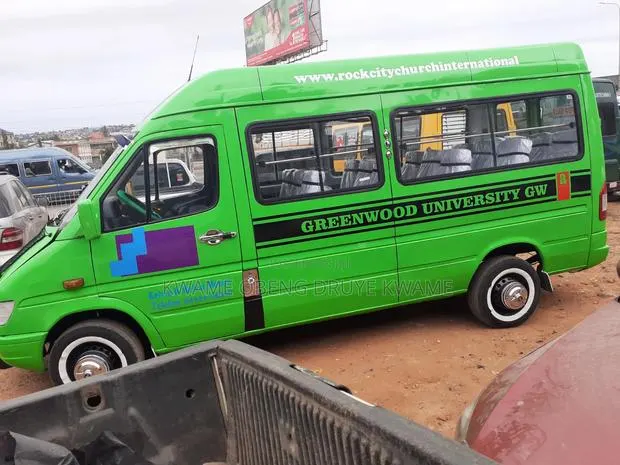 Mercedes-Benz Sprinter 2012 Green · Photo 1