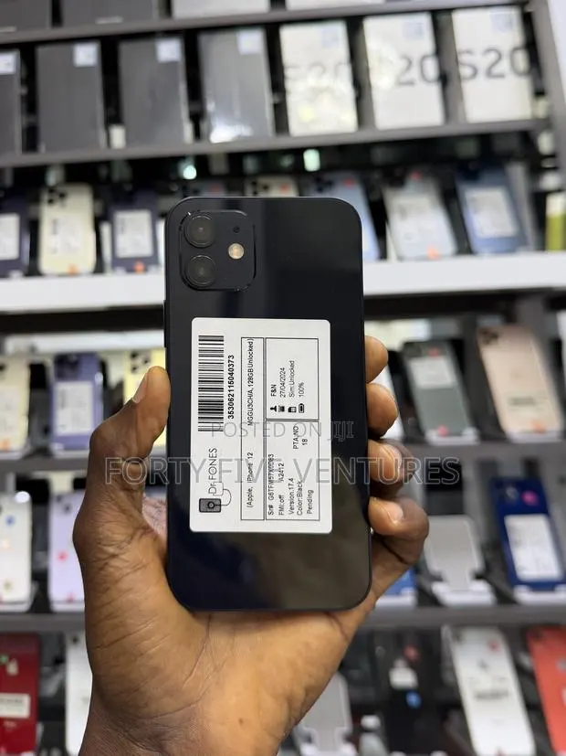Apple iPhone 12 128 GB Black · Photo 1