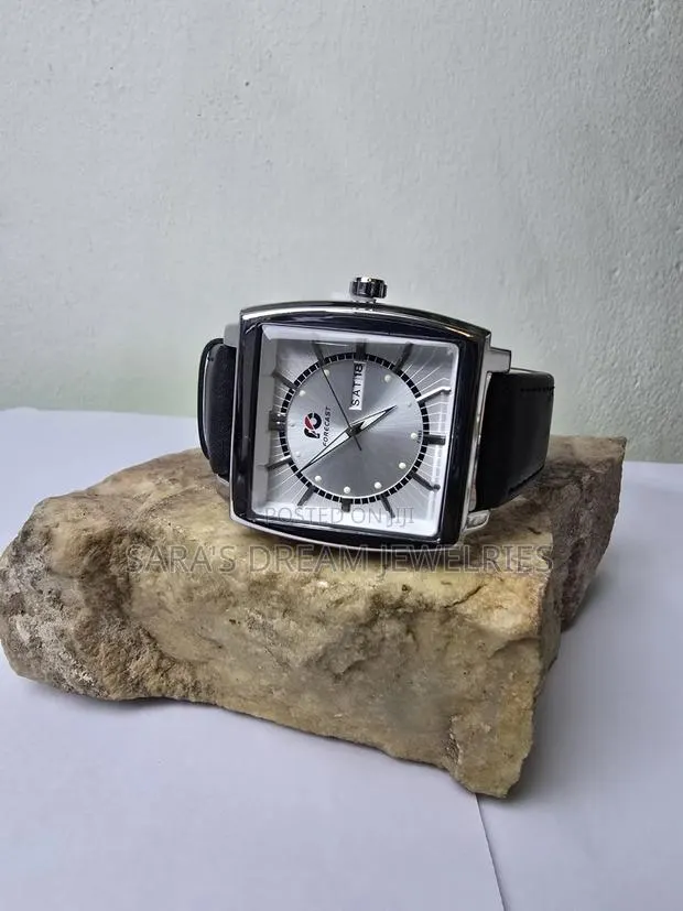 Forecast Leather Watch · Photo 1