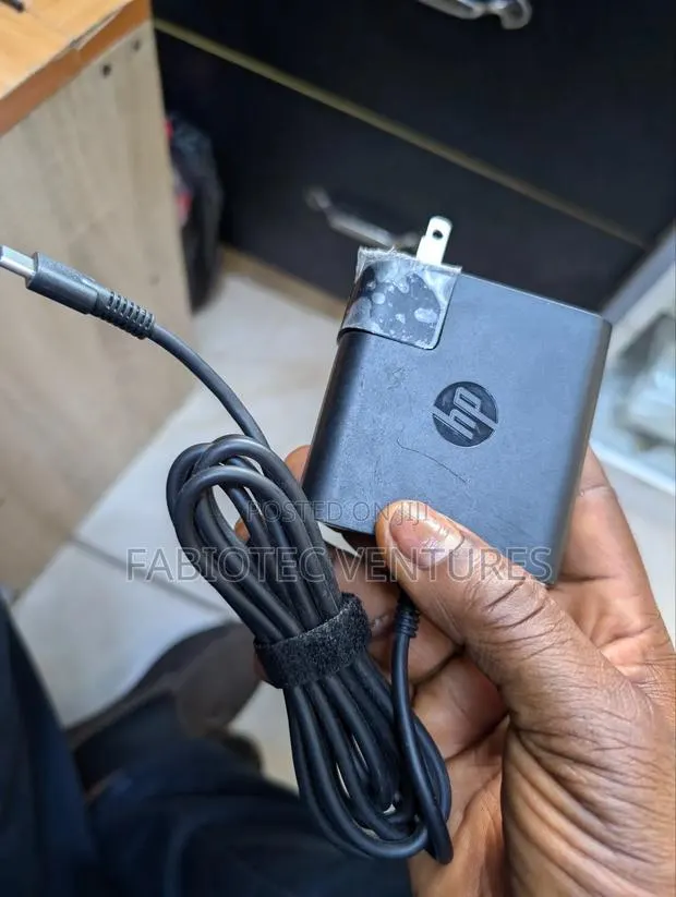 HP Type C Square Head · Photo 1